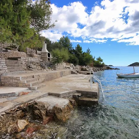 Karbuni 9308c Blato (Korcula)