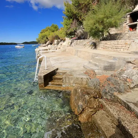 Karbuni 9308c * Blato (Korcula)