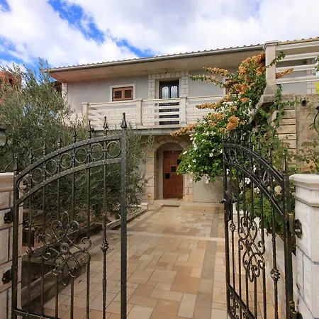 Karbuni 9308c Daire *
